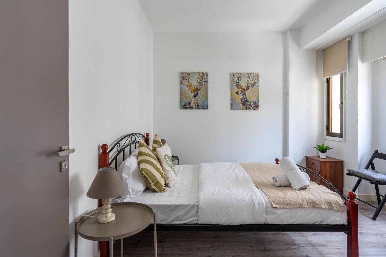 Eleni'S 1-Br Apt In Larnaca Center Exteriör bild