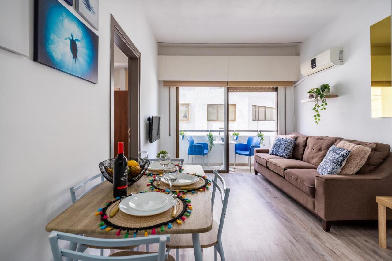 Eleni'S 1-Br Apt In Larnaca Center Exteriör bild